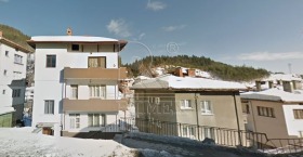 Piso de la casa Nevyastata, Smolyan 1