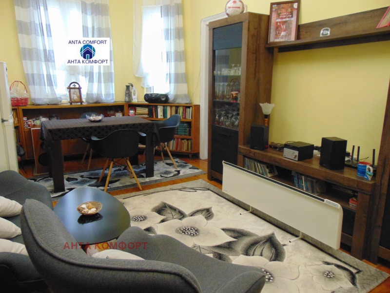 Eladó  2 hálószobás Sofia , Centar , 70 négyzetméter | 72723189 - kép [2]