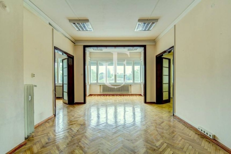 Продава МНОГОСТАЕН, гр. София, Център