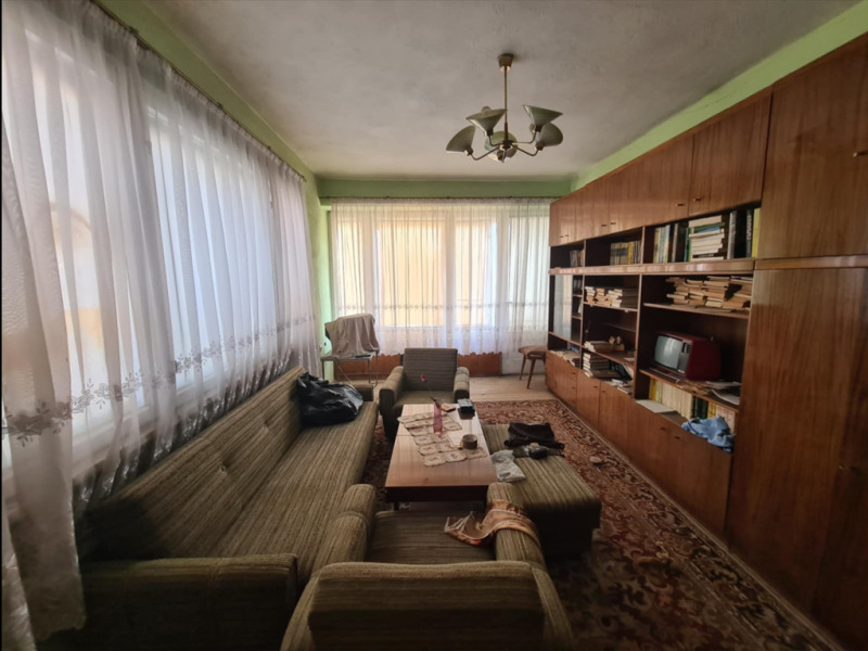 Продава  Етаж от къща, град Хасково, Център •  150 000 лв. • ID 44356313 — holmes.bg - [1] 