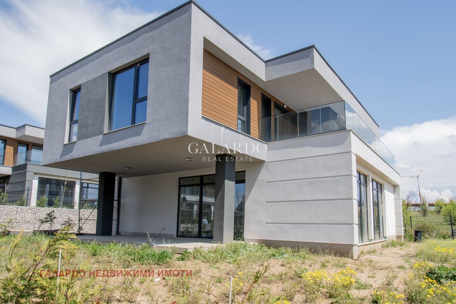 Продава КЪЩА, гр. София, с. Бистрица, снимка 2 - Къщи - 50557756