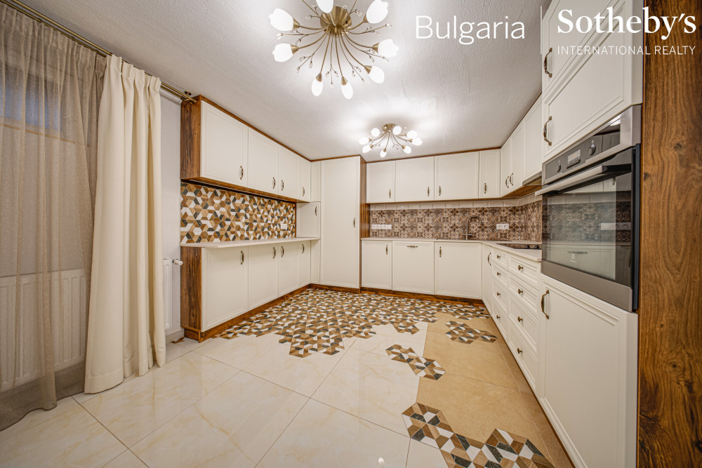 Продава КЪЩА, гр. София, Оборище, снимка 5 - Къщи - 53004884