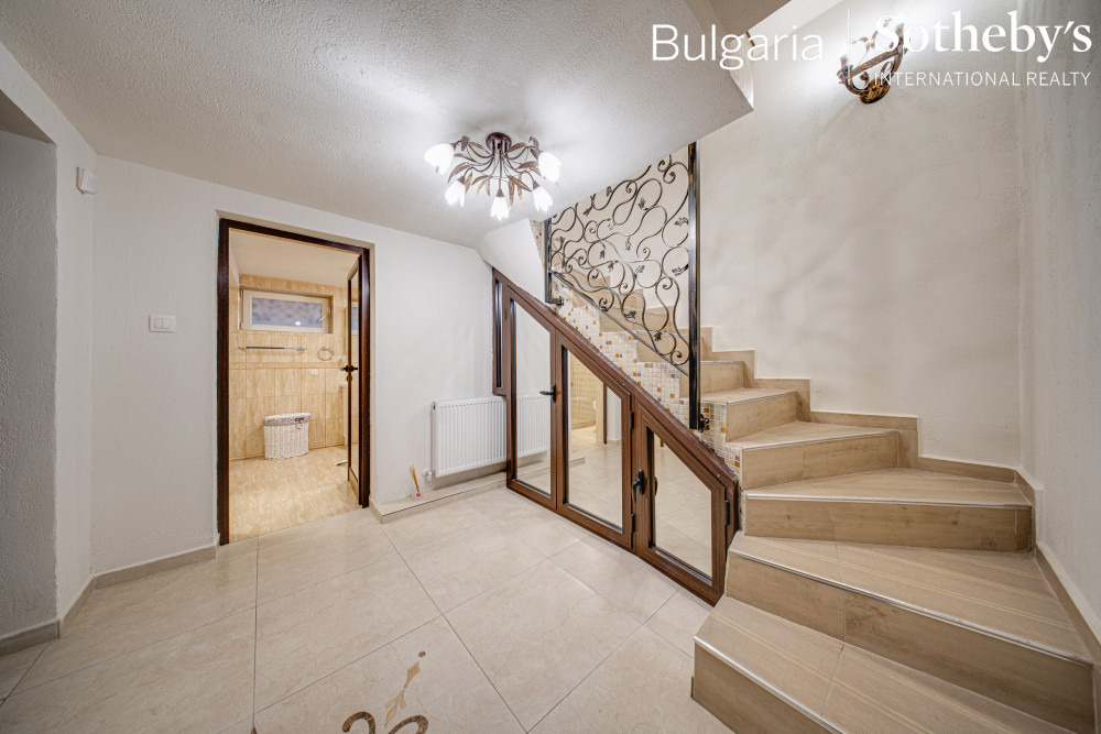 Продава КЪЩА, гр. София, Оборище, снимка 12 - Къщи - 53004884