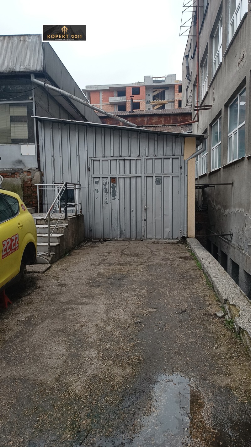 Продава АВТОСЕРВИЗ в град Русе, Родина 1 - 52 кв.м / 54 000 € » 105 614.82 лв., КОРЕКТ 2011 РУСЕ ЕООД