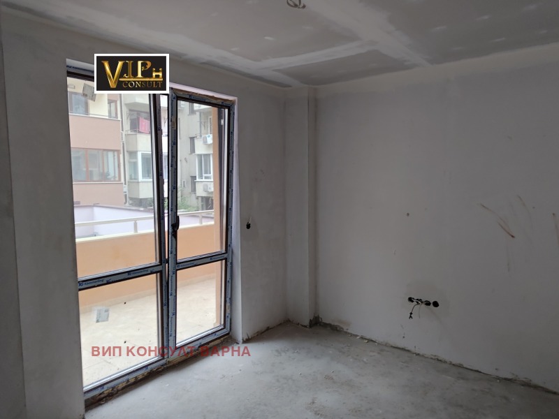 À venda  2 quartos Varna , Liatno kino Trakiia , 112 m² | 66978433 - imagem [3]