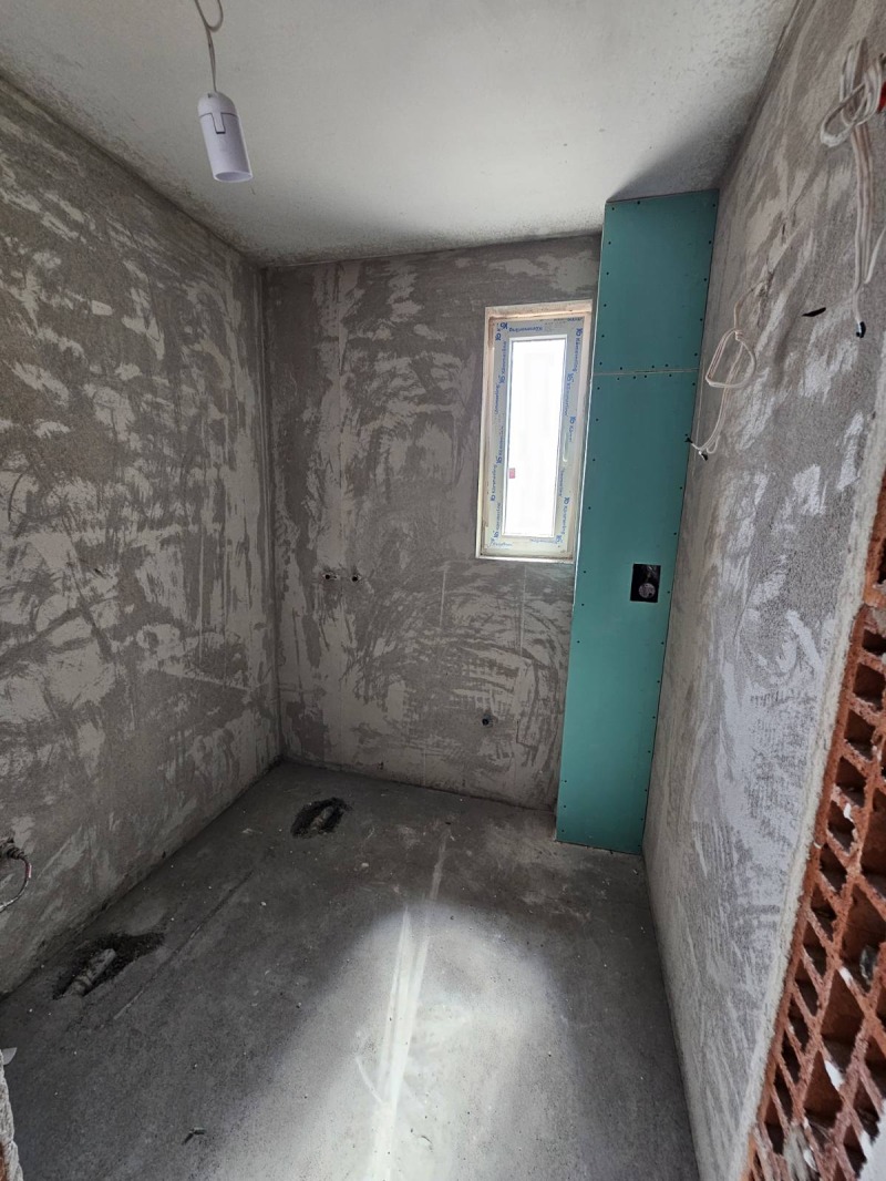 Eladó  3 hálószobás Plovdiv , Komatevo , 116 négyzetméter | 32539910 - kép [7]