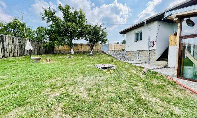 Продава КЪЩА, гр. Елена, област Велико Търново, снимка 12 - Къщи - 52141113