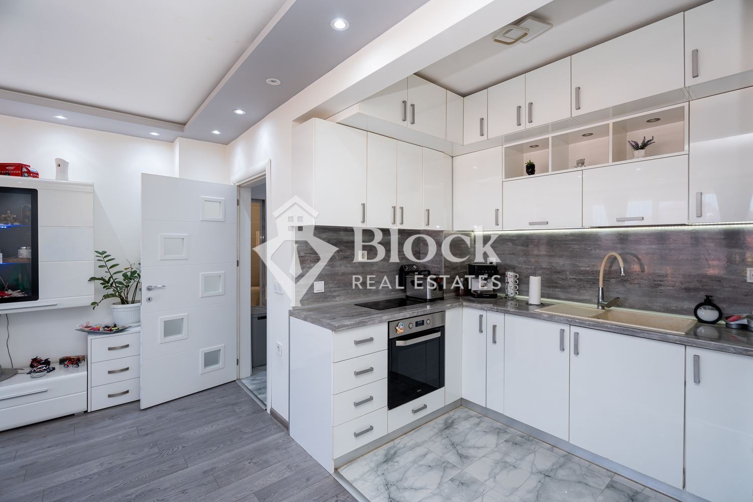 Продава 3-СТАЕН, гр. Пловдив, Остромила, снимка 4 - Апартаменти - 55531723
