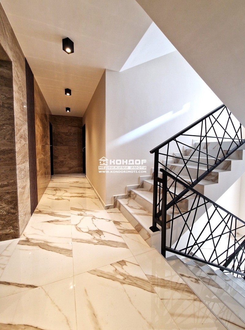 Продава 3-СТАЕН, гр. Пловдив, Остромила, снимка 2 - Апартаменти - 52546897