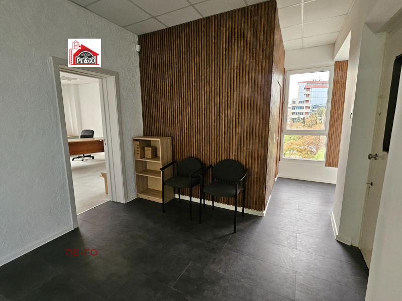 Продава ОФИС в град Пазарджик, Идеален център - 144 кв.м / 150 000 € » 293 374.50 лв., ПЕ-ГО