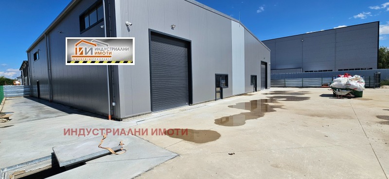 Na prodej  Úložný prostor Plovdiv , Industrialna zona - Sever , 1200 m2 | 98121135