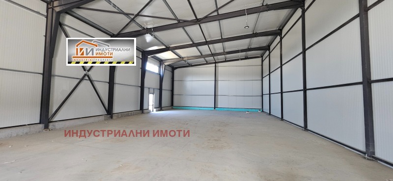 Na prodej  Úložný prostor Plovdiv , Industrialna zona - Sever , 1200 m2 | 98121135 - obraz [3]
