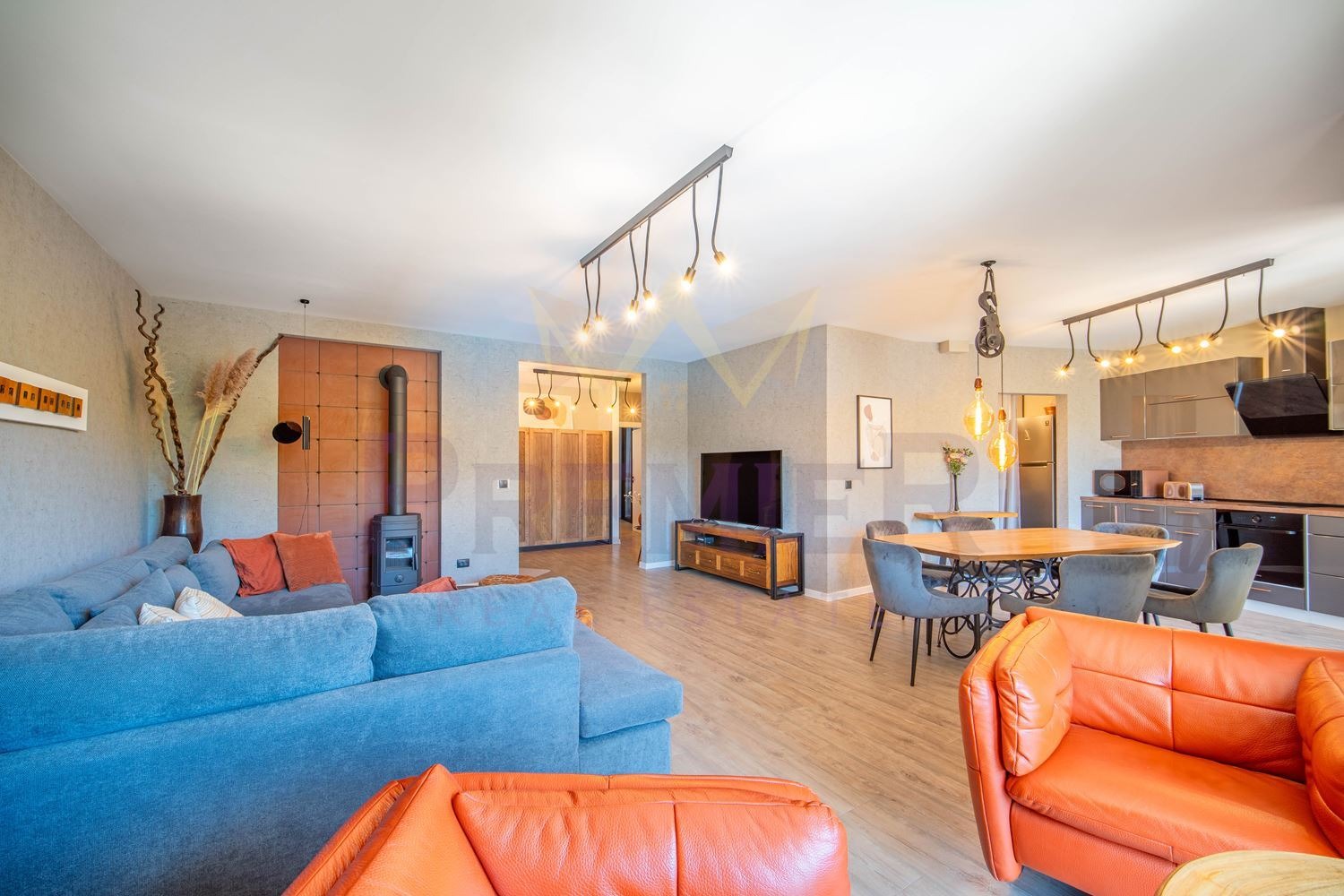 Продава 3-СТАЕН, гр. Варна, Бриз, снимка 2 - Апартаменти - 53731704