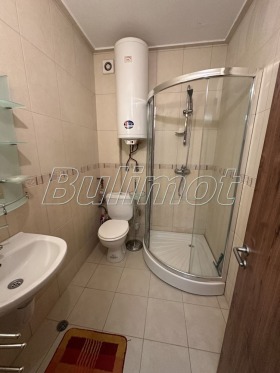 1 chambre Briz, Varna 8