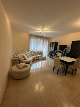 1 chambre Briz, Varna 1