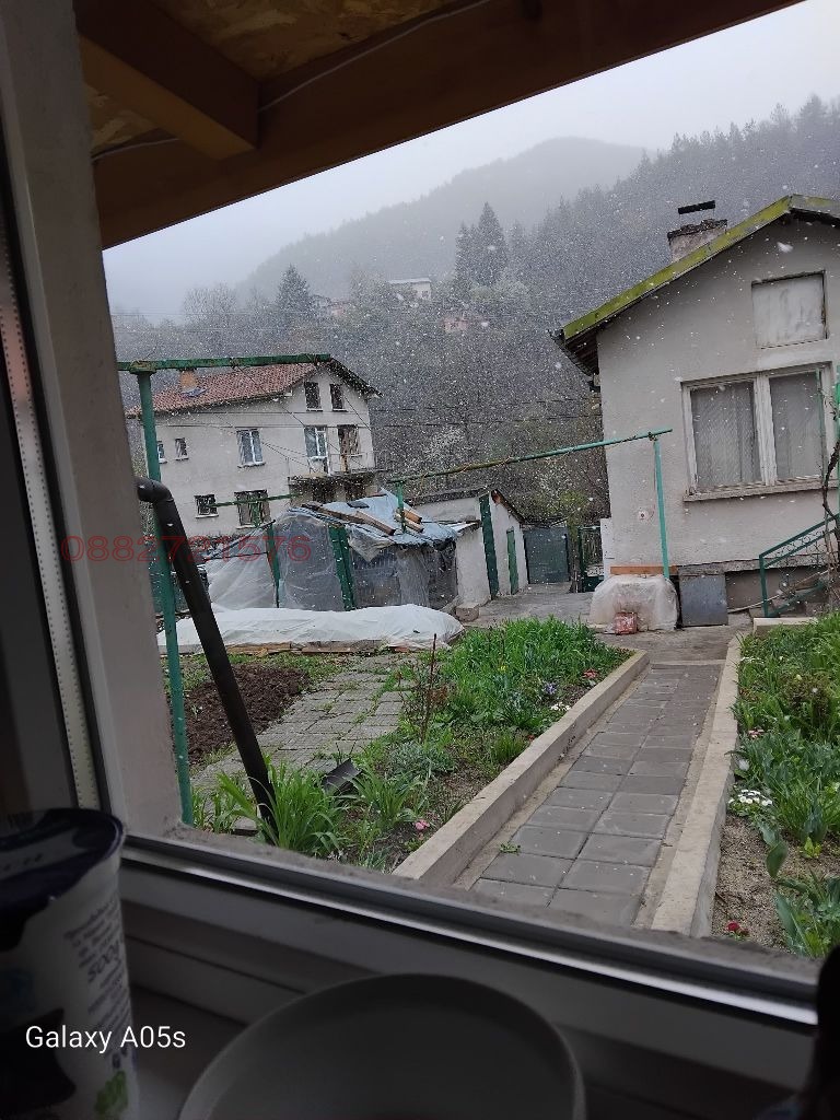Till salu  Hus region Sofia , Tompsan , 100 kvm | 90840344 - bild [2]