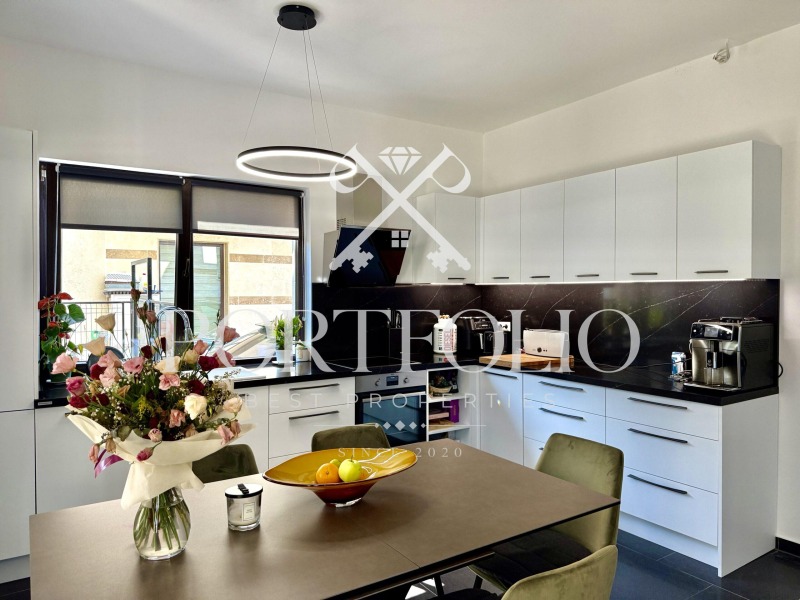 Продава КЪЩА, град Бургас, Сарафово • 320000 € • 14498293 — Holmes.bg
