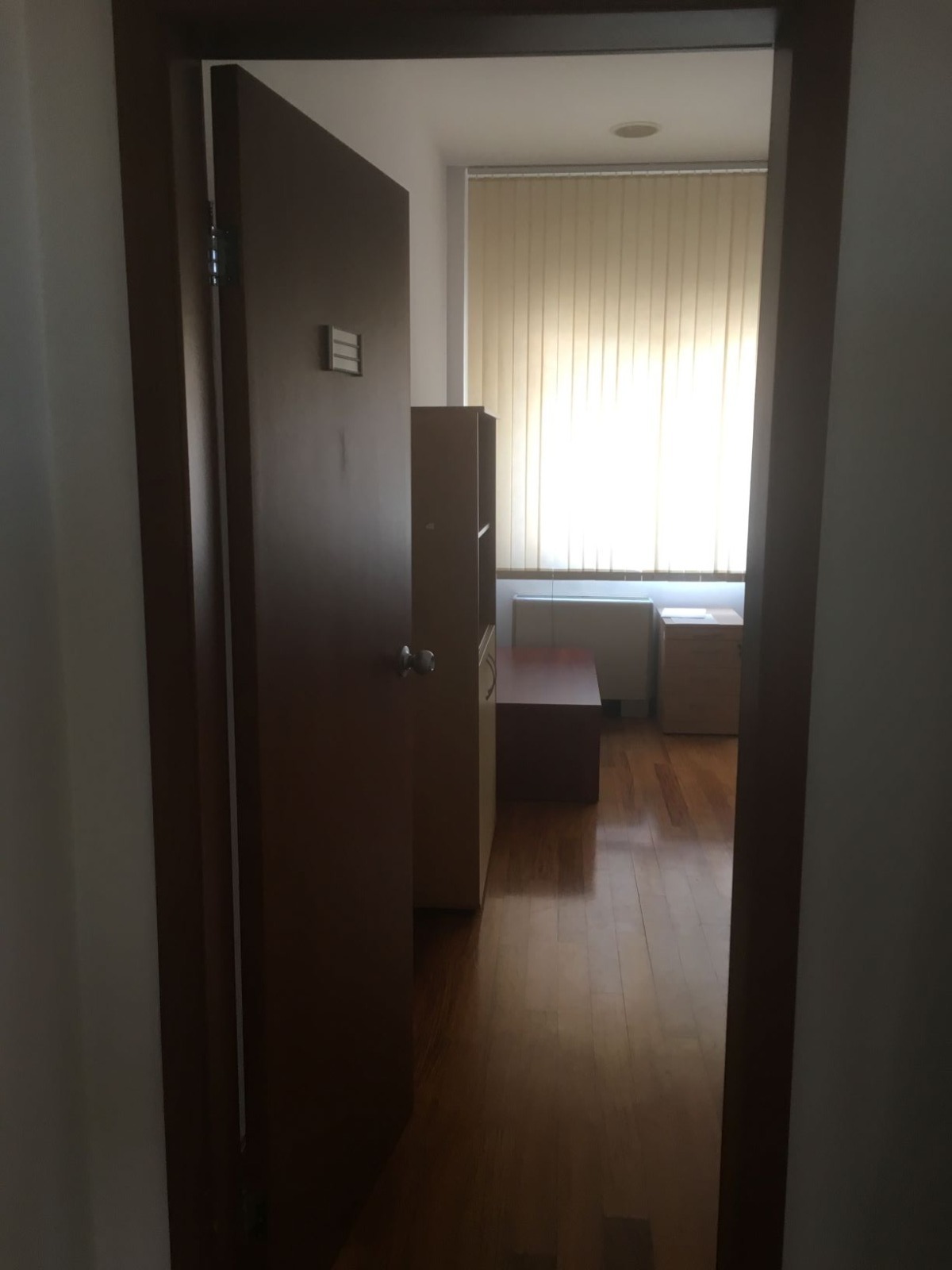 Продава ОФИС, гр. София, Център, снимка 2 - Офиси - 55620530