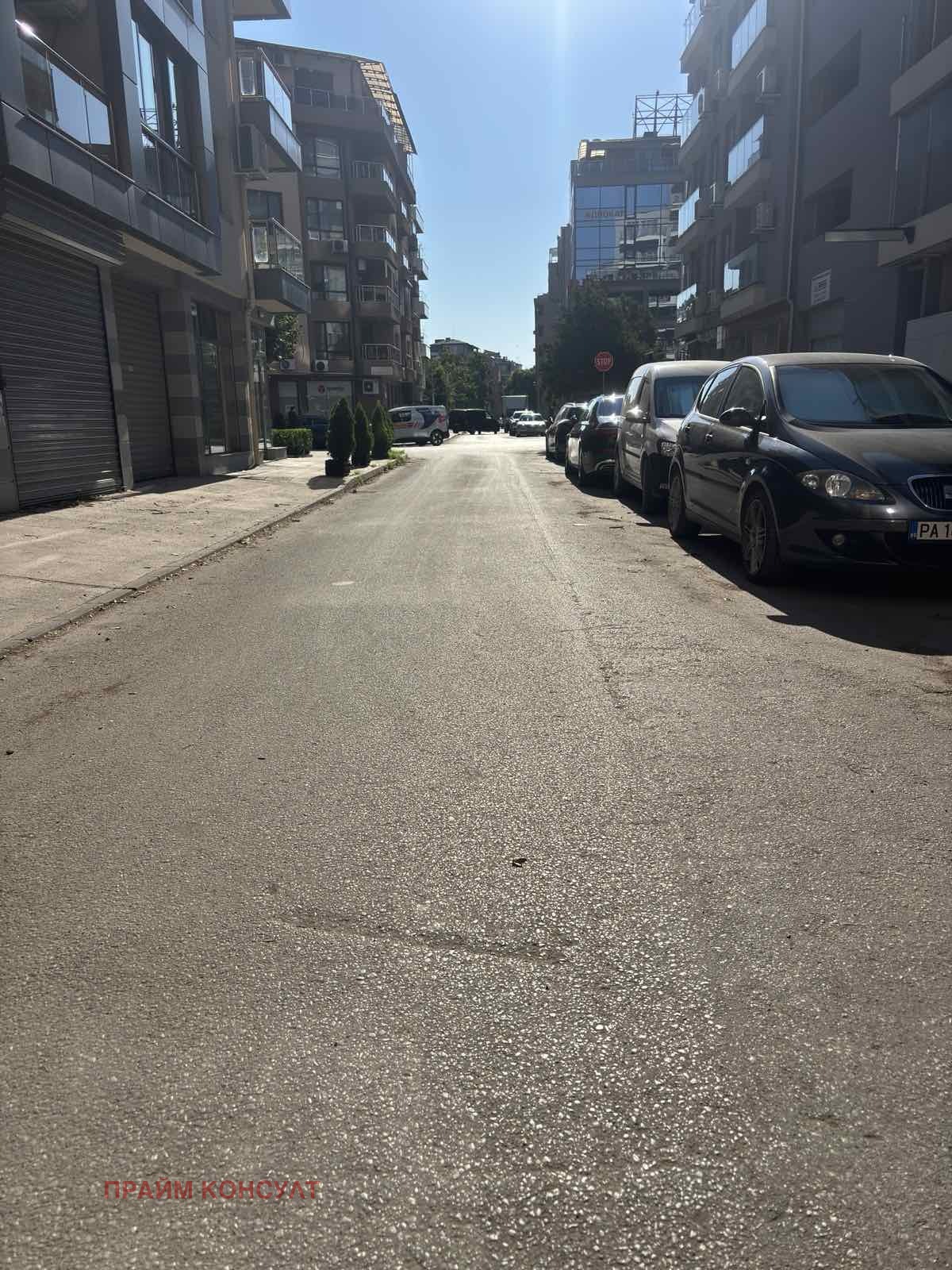 Продава ГАРАЖ, ПАРКОМЯСТО, гр. Пловдив, Кършияка, снимка 5 - Гаражи и паркоместа - 55523898