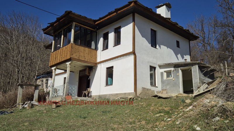 Продава  Къща област Габрово , с. Стоките , 160 кв.м | 93067393 - изображение [8]