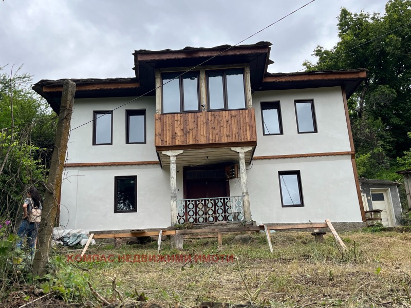 Продава  Къща област Габрово , с. Стоките , 160 кв.м | 93067393