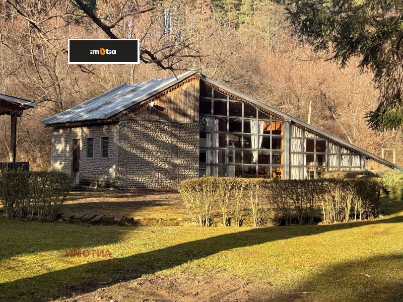 Продава КЪЩА, гр. Априлци, област Ловеч, снимка 3 - Къщи - 52723453