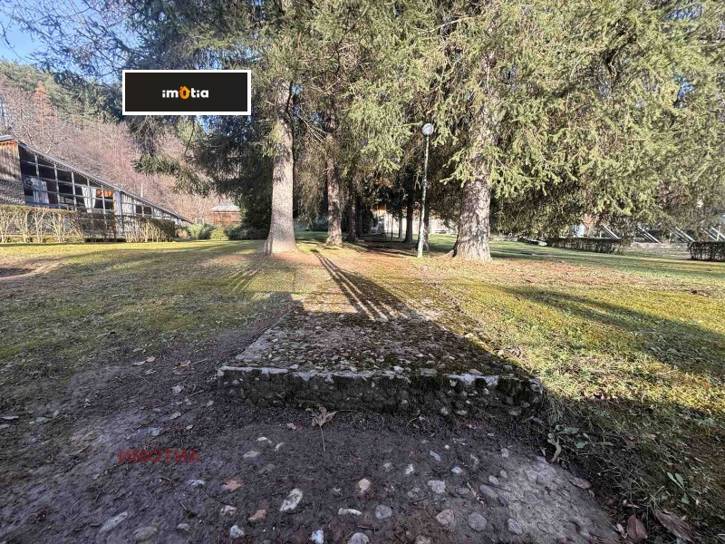 Продава КЪЩА, гр. Априлци, област Ловеч, снимка 8 - Къщи - 52723453