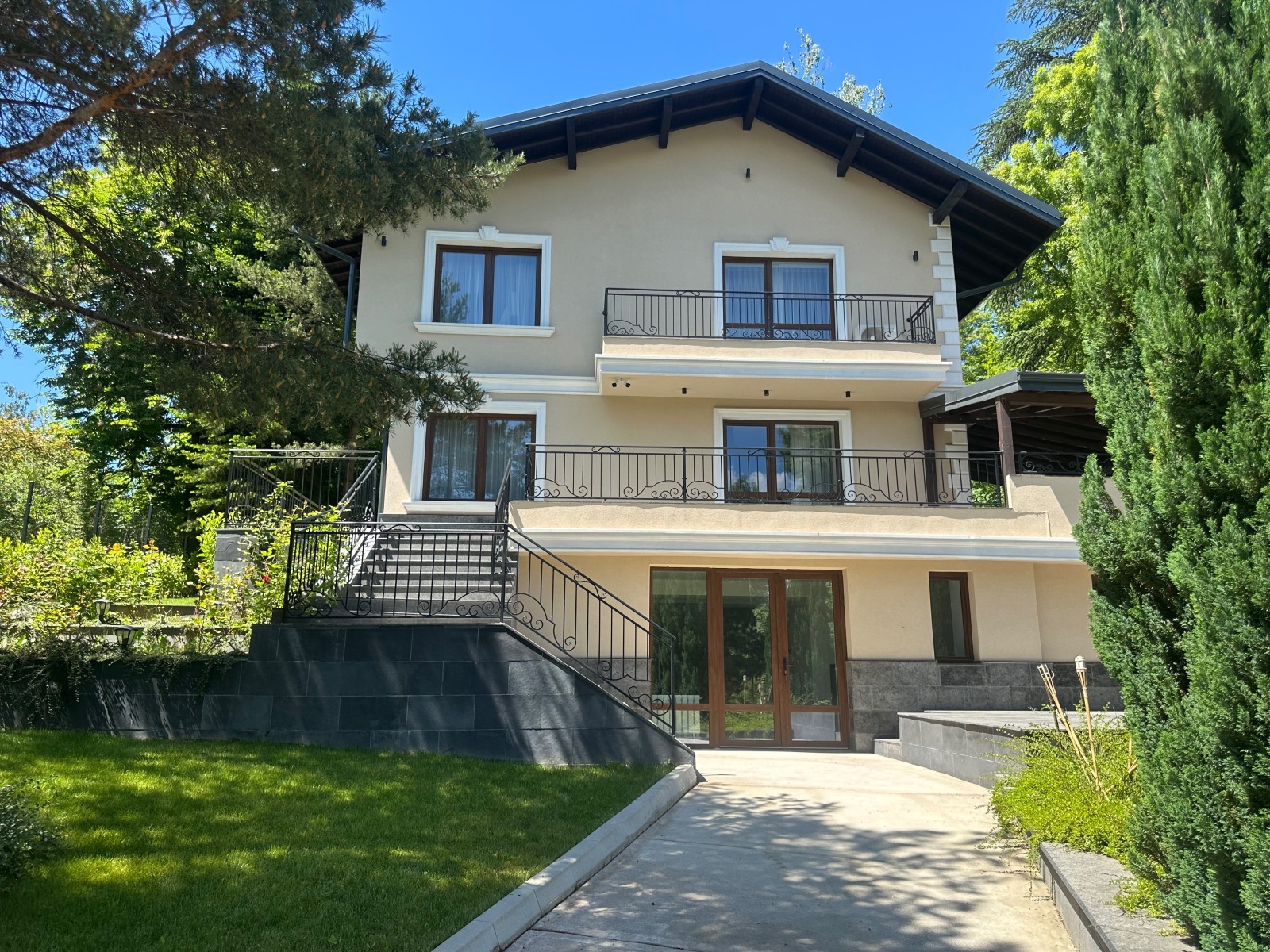 Продава КЪЩА, гр. София, гр. Банкя