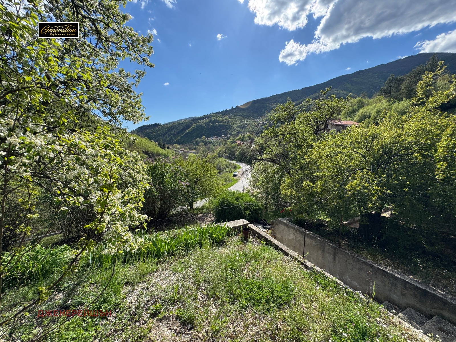 Продава ВИЛА, с. Реброво, област София област