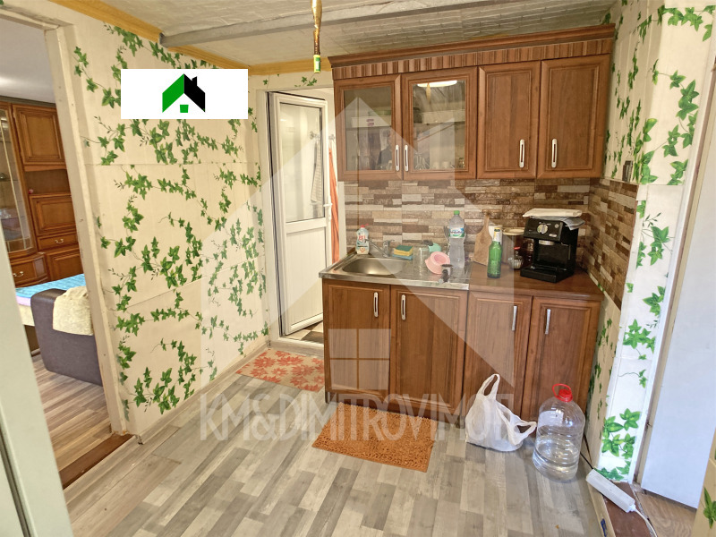 Продава КЪЩА, гр. Нови пазар, област Шумен, снимка 13 - Къщи - 46861155