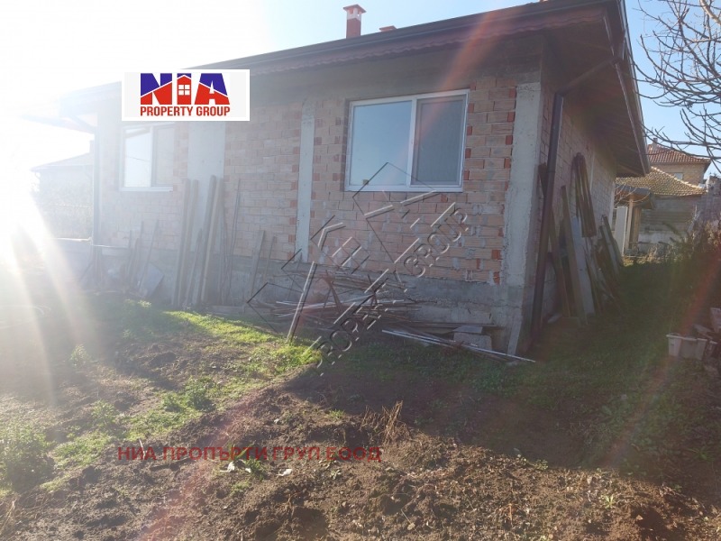 Продава КЪЩА, с. Равадиново, област Бургас, снимка 3 - Къщи - 48341134