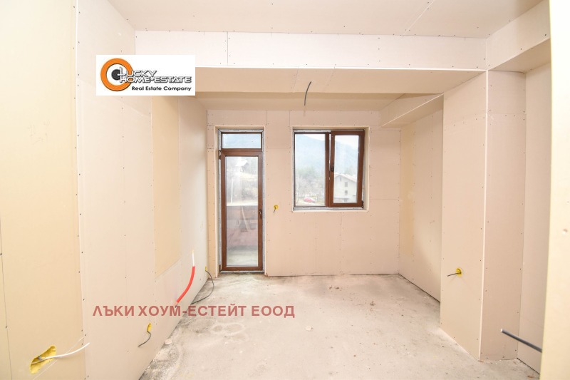 Продава КЪЩА, гр. Сапарева баня, област Кюстендил, снимка 10 - Къщи - 52990611