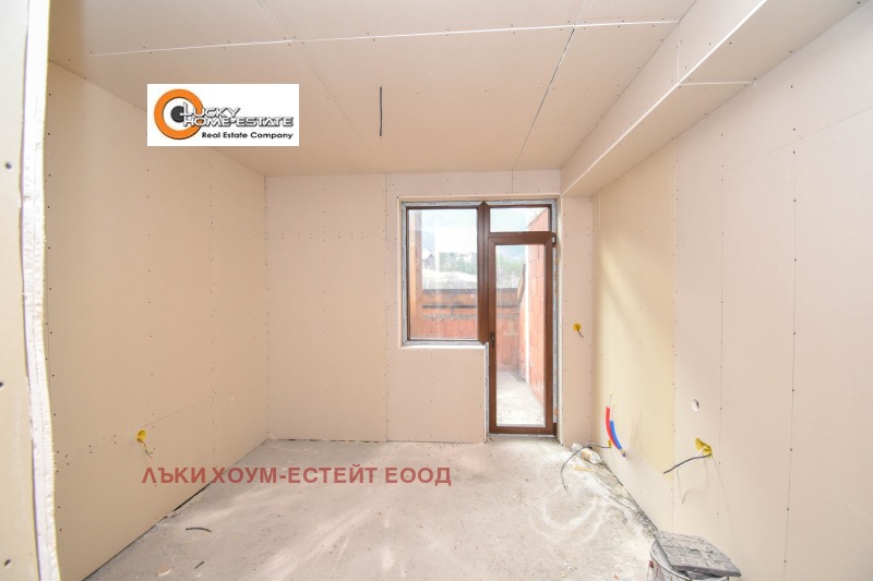 Продава КЪЩА, гр. Сапарева баня, област Кюстендил, снимка 12 - Къщи - 52990611