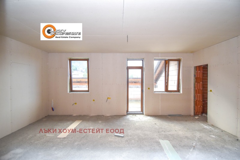 Продава КЪЩА, гр. Сапарева баня, област Кюстендил, снимка 14 - Къщи - 52990611