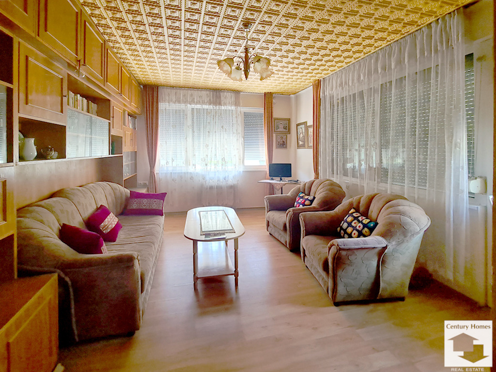 Продава МНОГОСТАЕН, гр. Велико Търново, Център, снимка 3 - Апартаменти - 54342720