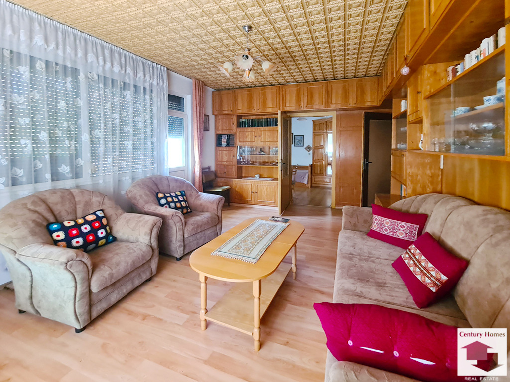 Продава МНОГОСТАЕН, гр. Велико Търново, Център, снимка 2 - Апартаменти - 54342720