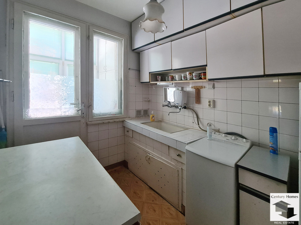 Продава МНОГОСТАЕН, гр. Велико Търново, Център, снимка 9 - Апартаменти - 54342720