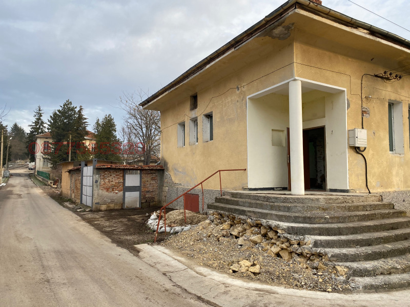 Продава КЪЩА в област Разград, с. Осенец - 130 кв.м / 150 000 € » 293 374.50 лв.