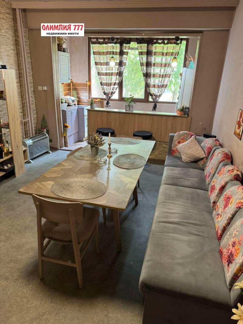 Продава  3-стаен град Плевен , Сторгозия , 75 кв.м | 18386601 - изображение [2]