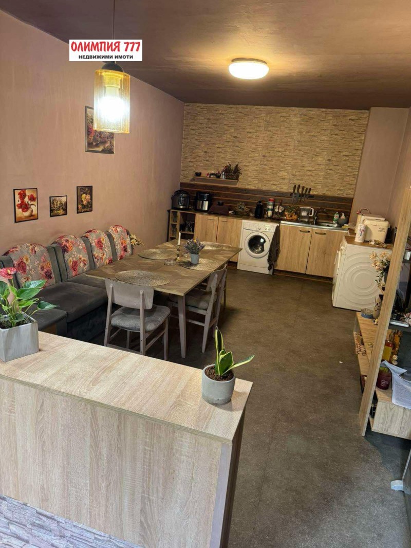 Продава  3-стаен град Плевен , Сторгозия , 75 кв.м | 18386601
