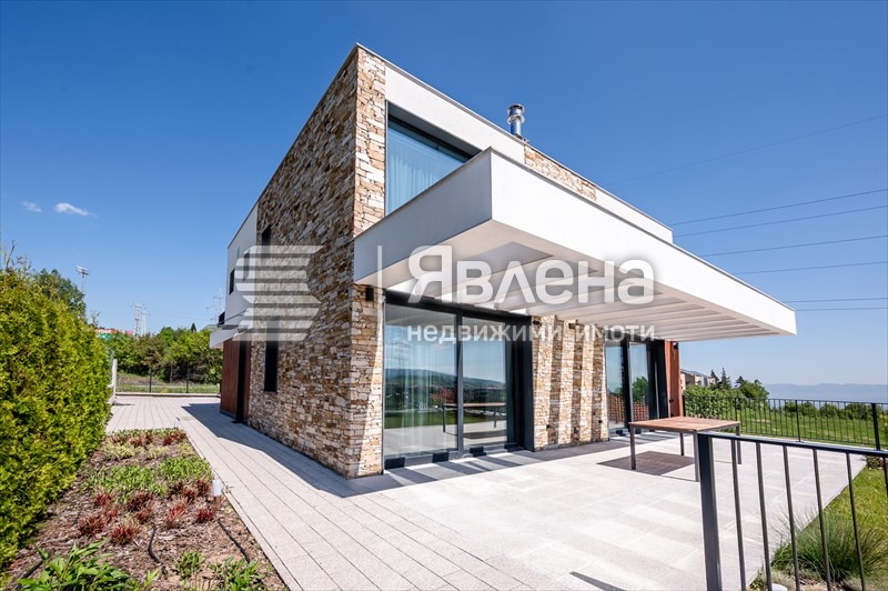 Продава КЪЩА, гр. София, с. Бистрица
