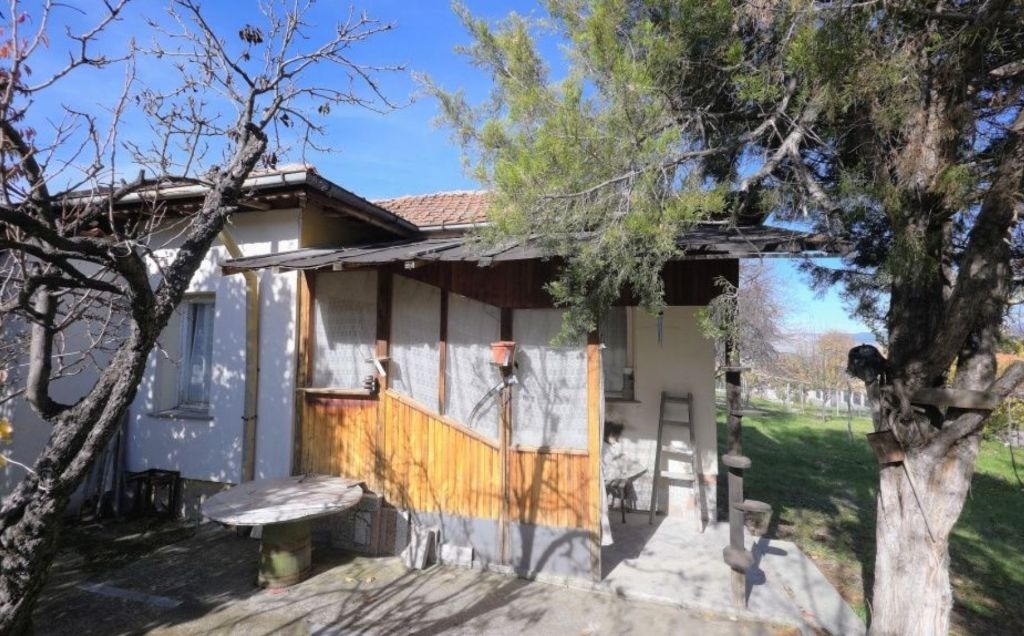 Продава КЪЩА, с. Чуковец, област Перник