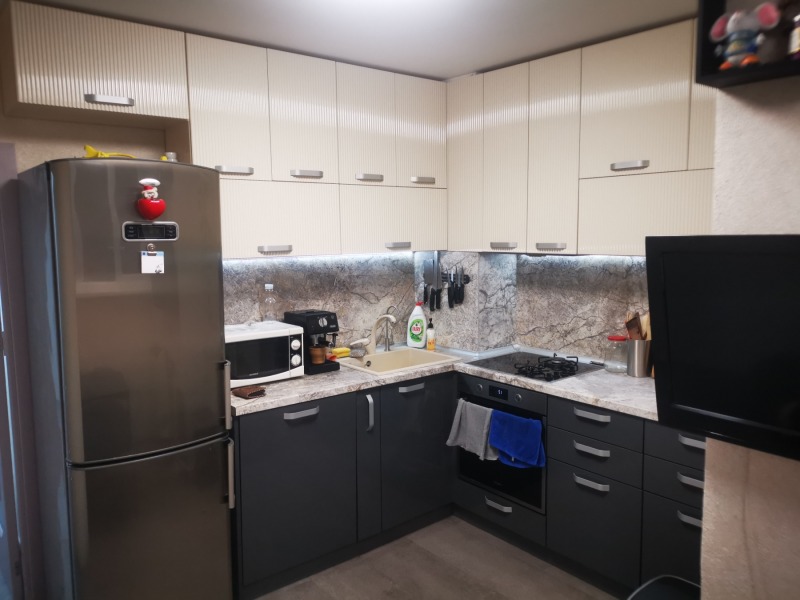 Продава 3-СТАЕН, гр. Русе, Централен кооп. пазар, снимка 5 - Апартаменти - 52927150