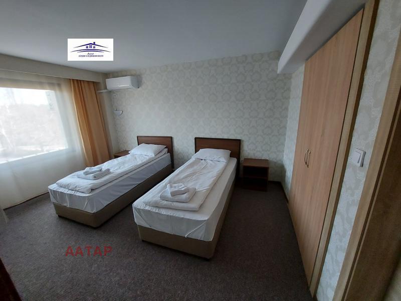 Продава  Хотел област Разград , гр. Лозница , 5200 кв.м | 72197959 - изображение [11]