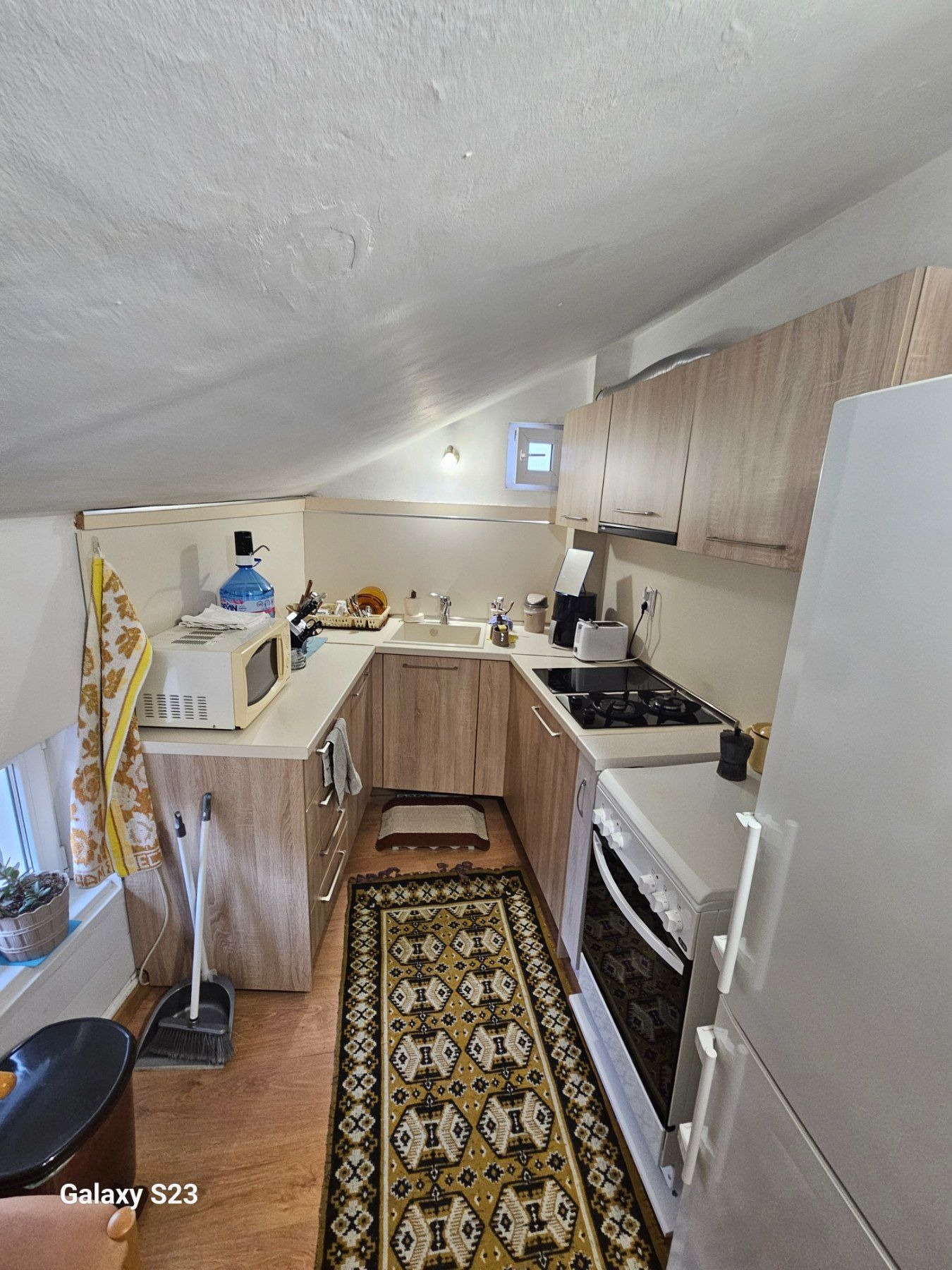 Продава ЕТАЖ ОТ КЪЩА, гр. Пловдив, Капана