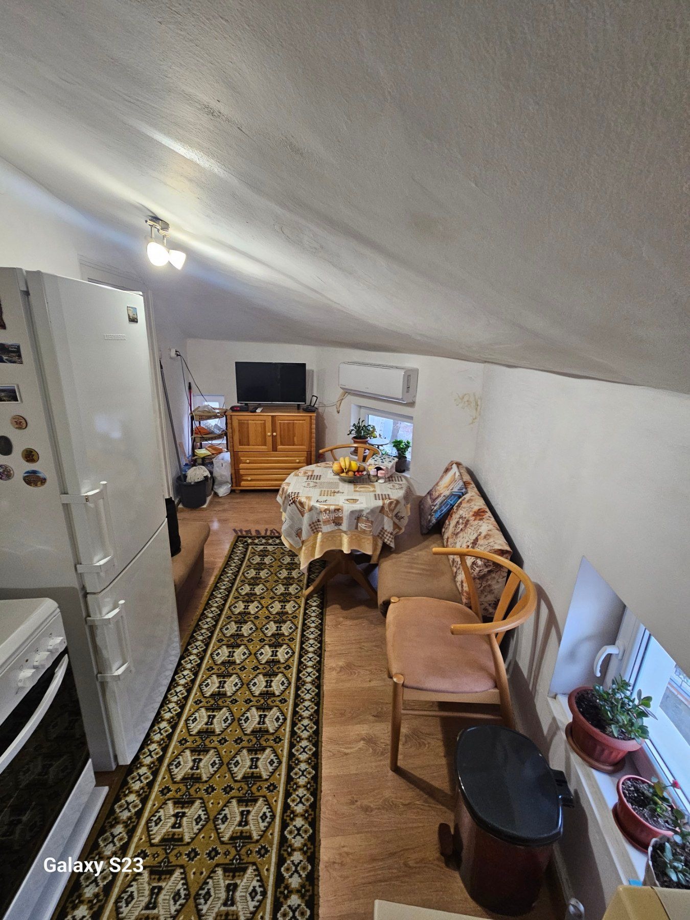 Продава ЕТАЖ ОТ КЪЩА, гр. Пловдив, Капана, снимка 2 - Етаж от къща - 53888838