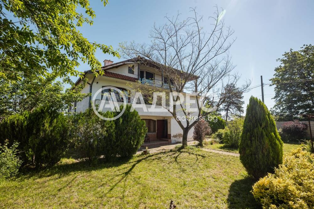 Продава КЪЩА, с. Китка, област Варна