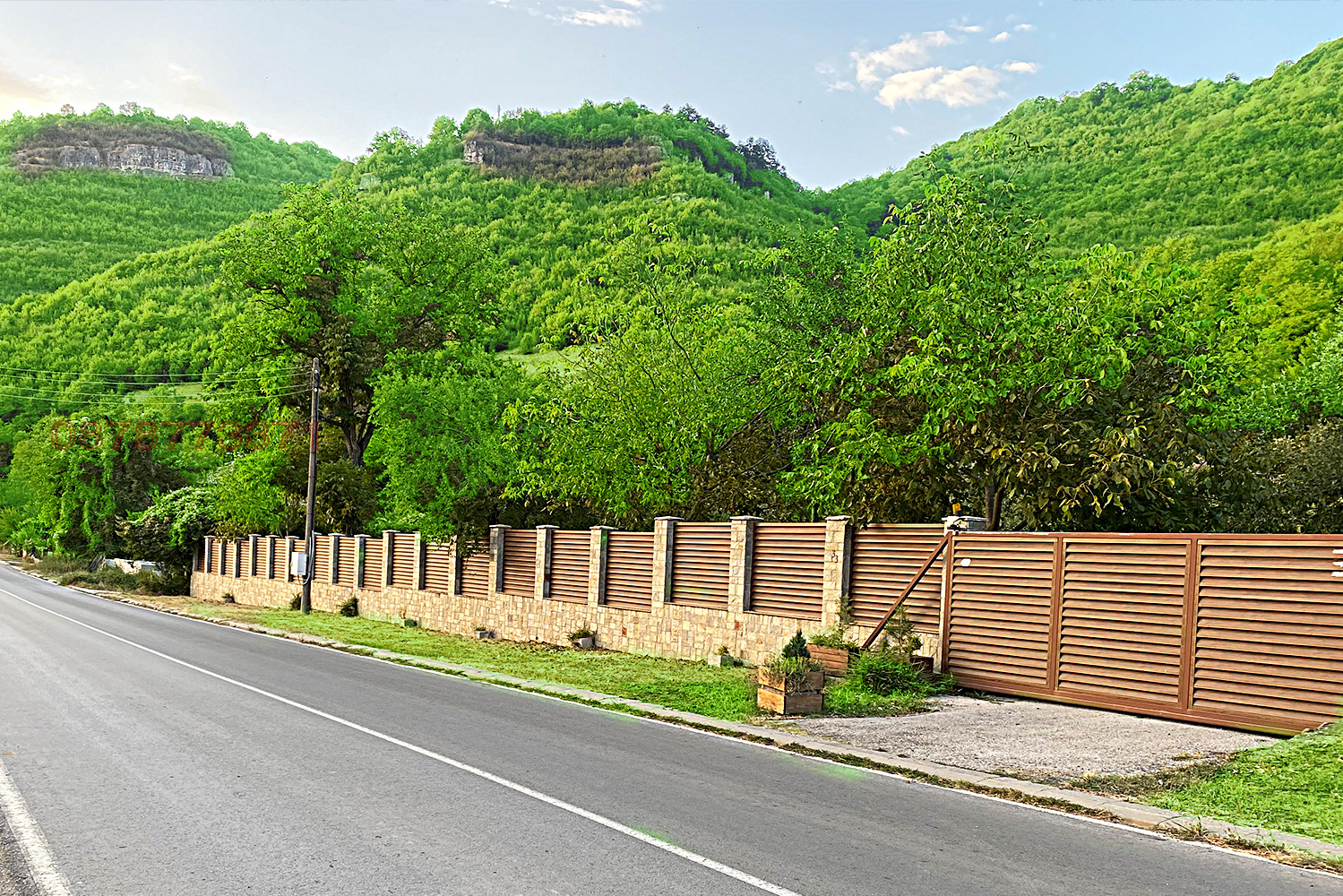 Продава КЪЩА, гр. Тетевен, област Ловеч, снимка 2 - Къщи - 56083747