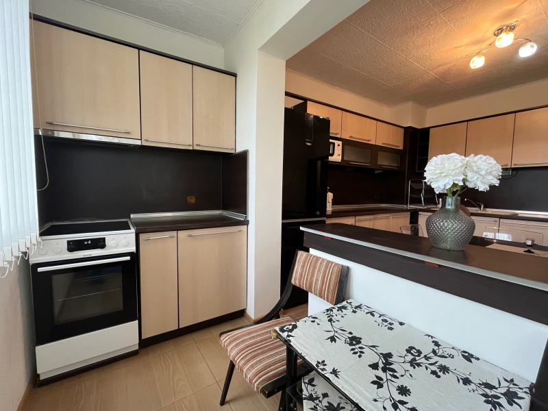 Продава 3-СТАЕН, гр. Варна, Изгрев, снимка 4 - Апартаменти - 52385302