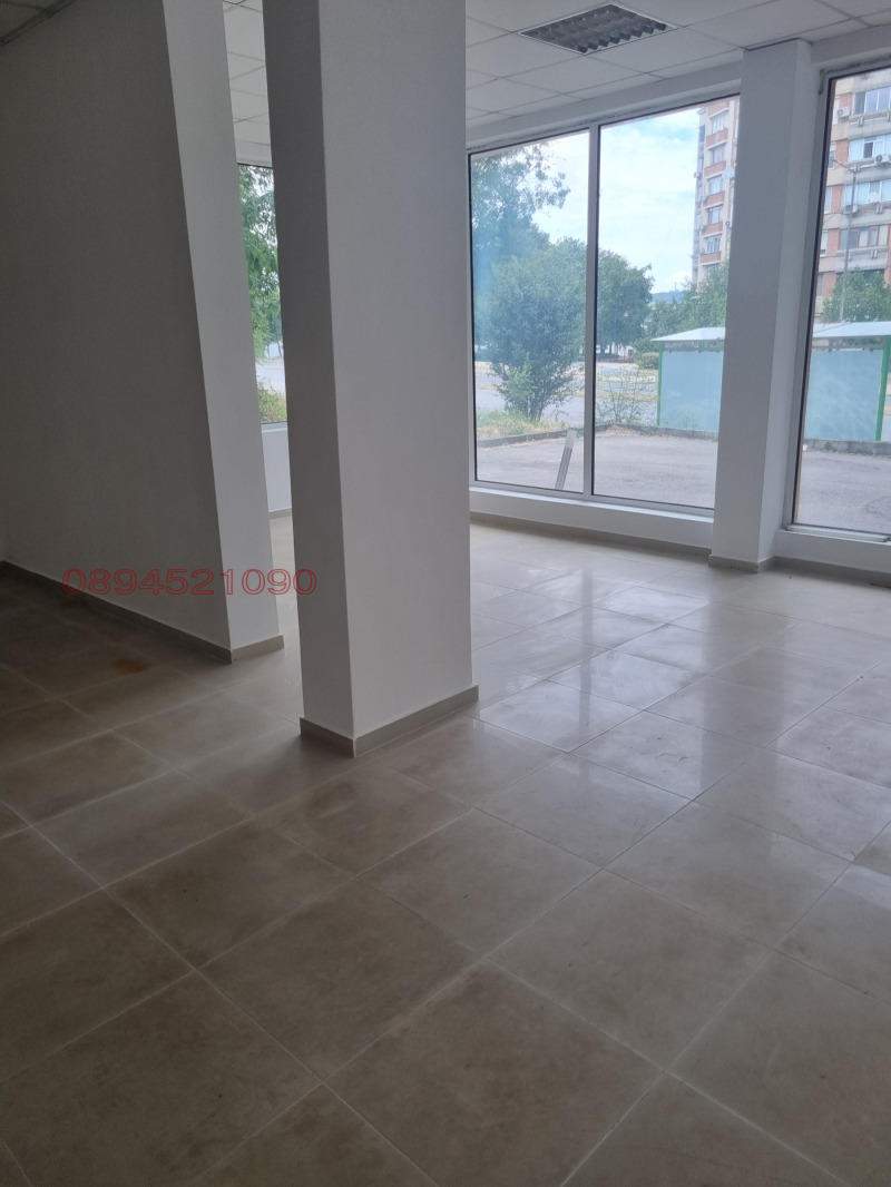 Продава МАГАЗИН, гр. Разград, Център, снимка 2 - Магазини - 52779461
